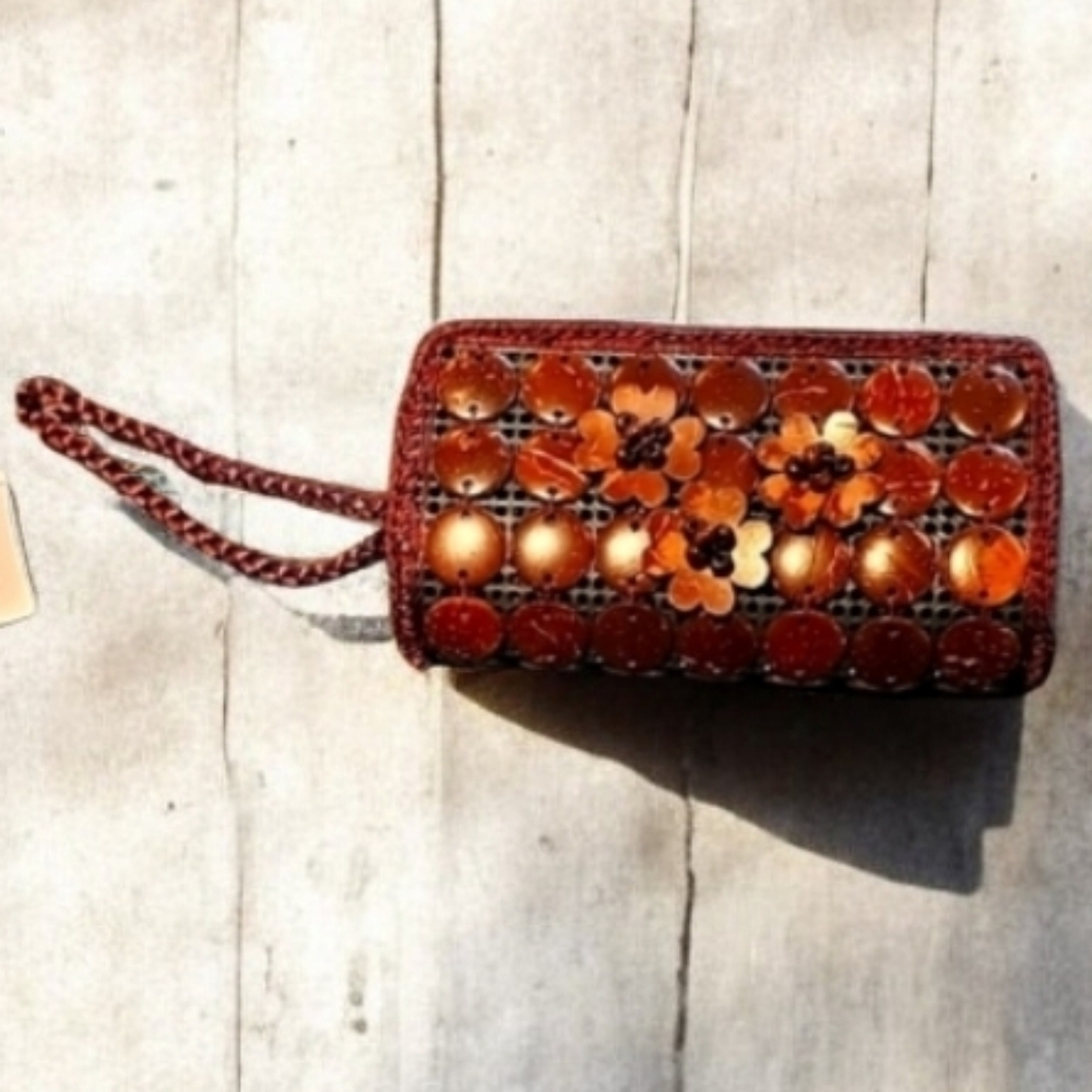 Beaded Shells Floral Clutch